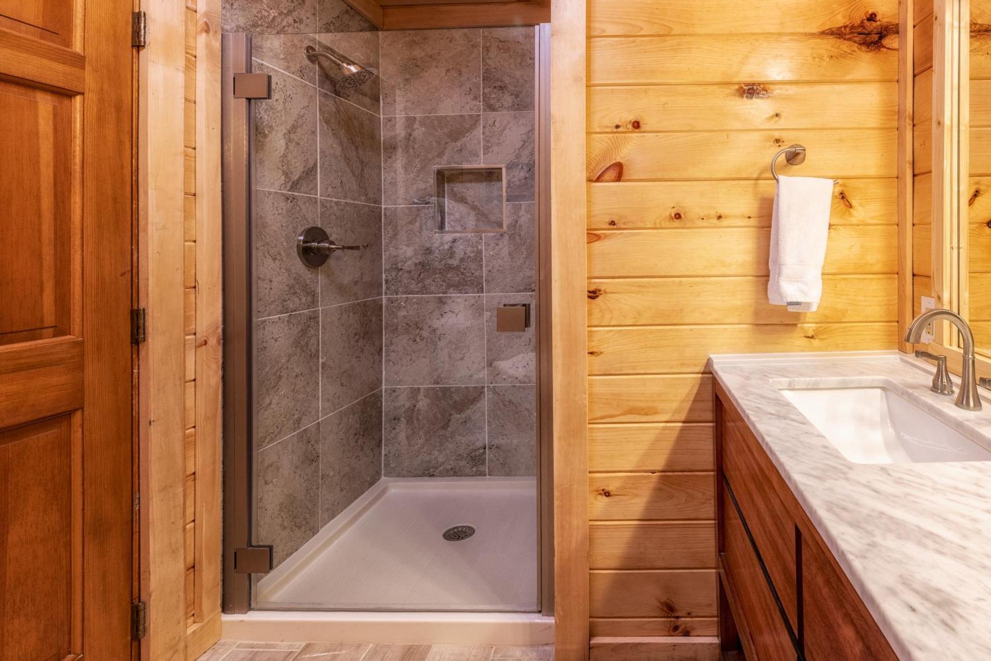 Real Log Cabin With Amazing Views, Hot Tub, Sauna, Games Gatlinburg Exterior foto