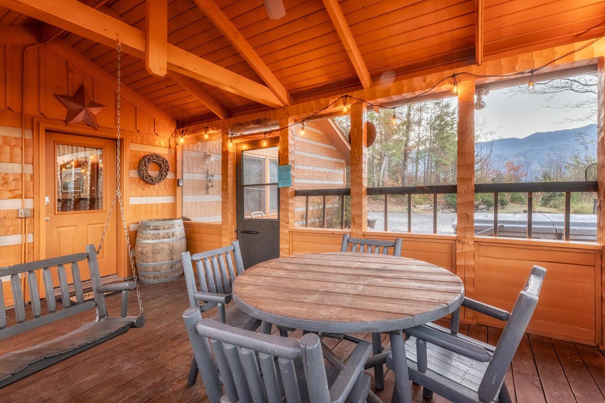 Real Log Cabin With Amazing Views, Hot Tub, Sauna, Games Gatlinburg Exterior foto